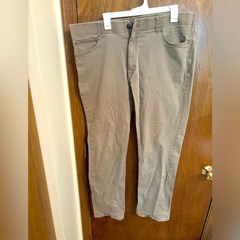 Lee extreme motion khaki pants 40x34.